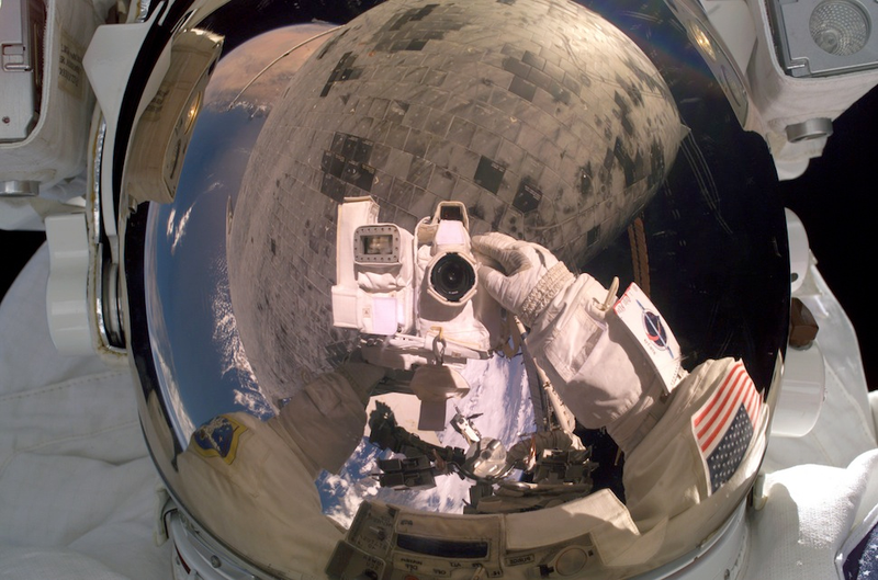 Illustration for article titled Selfies In Space!